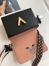 Load image into Gallery viewer, LOUIS VUITTON M57050 TWIST
