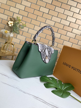 Load image into Gallery viewer, LOUIS VUITTON N95509 CAPUCINES BB
