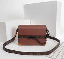 Load image into Gallery viewer, LOUIS VUITTON M30717

