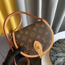 Load image into Gallery viewer, LOUIS VUITTON M44860 TAMBOURIN

