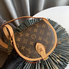 Load image into Gallery viewer, LOUIS VUITTON M44860 TAMBOURIN
