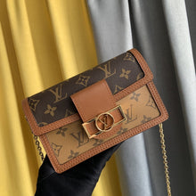 Load image into Gallery viewer, LOUIS VUITTON M44580 MINI DAUPHINE
