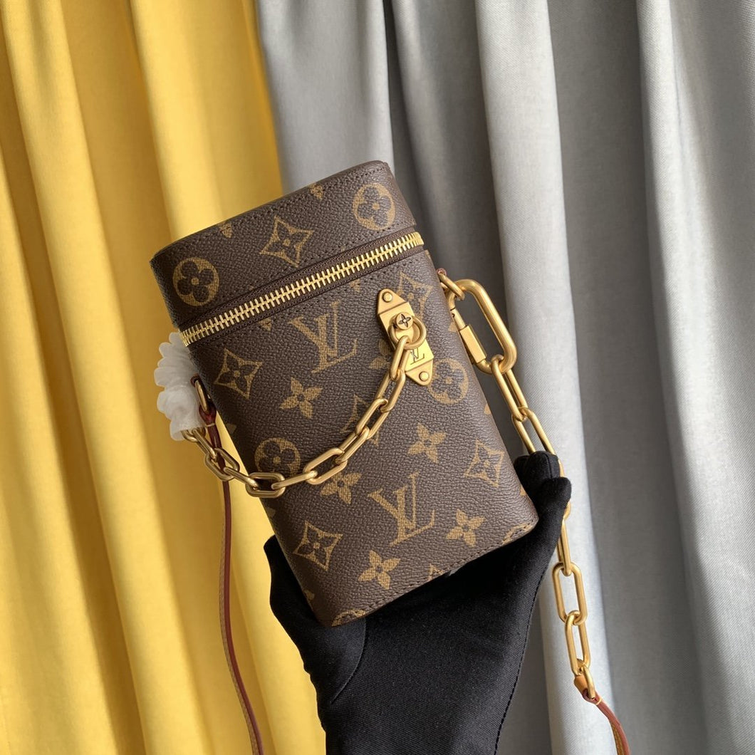 LOUIS VUITTON Phone box
