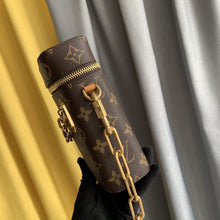 Load image into Gallery viewer, LOUIS VUITTON Phone box
