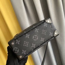 Load image into Gallery viewer, LOUIS VUITTON M44735 MINI SOFT TRUNK
