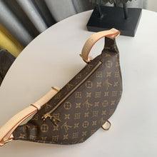 Load image into Gallery viewer, LOUIS VUITTON M43644 BUMBAG
