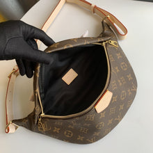 Load image into Gallery viewer, LOUIS VUITTON M43644 BUMBAG

