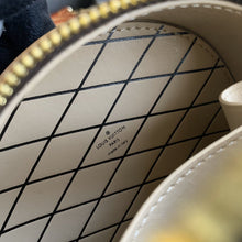 Load image into Gallery viewer, LOUIS VUITTON M45647 BOITE CHAPEAU SOUPLE
