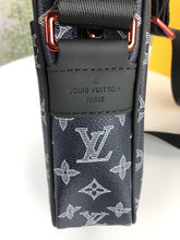 Load image into Gallery viewer, LOUIS VUITTON M43678 DANUBE
