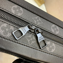 Load image into Gallery viewer, LOUIS VUITTON M44952 SOFT TRUNK
