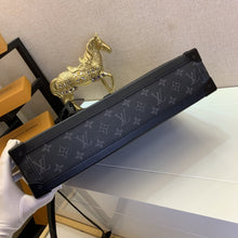 Load image into Gallery viewer, LOUIS VUITTON M44952 SOFT TRUNK
