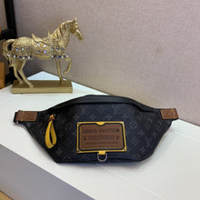 Load image into Gallery viewer, LOUIS VUITTON M45220 DISCOVERY

