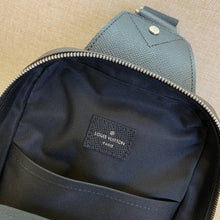 Load image into Gallery viewer, LOUIS VUITTON M30443 AVENUE
