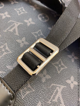 Load image into Gallery viewer, LOUIS VUITTON M45419 CHRISTOPHER
