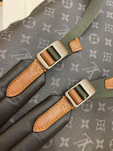 Load image into Gallery viewer, LOUIS VUITTON M45218 DISCOVERY
