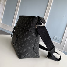 Load image into Gallery viewer, LOUIS VUITTON M45216 Messenger PM Voyager
