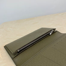 Load image into Gallery viewer, LOUIS VUITTON M69260 BRAZZA
