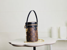 Load image into Gallery viewer, LOUIS VUITTON M68002 PETIT NOE
