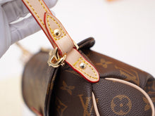 Load image into Gallery viewer, LOUIS VUITTON M44470
