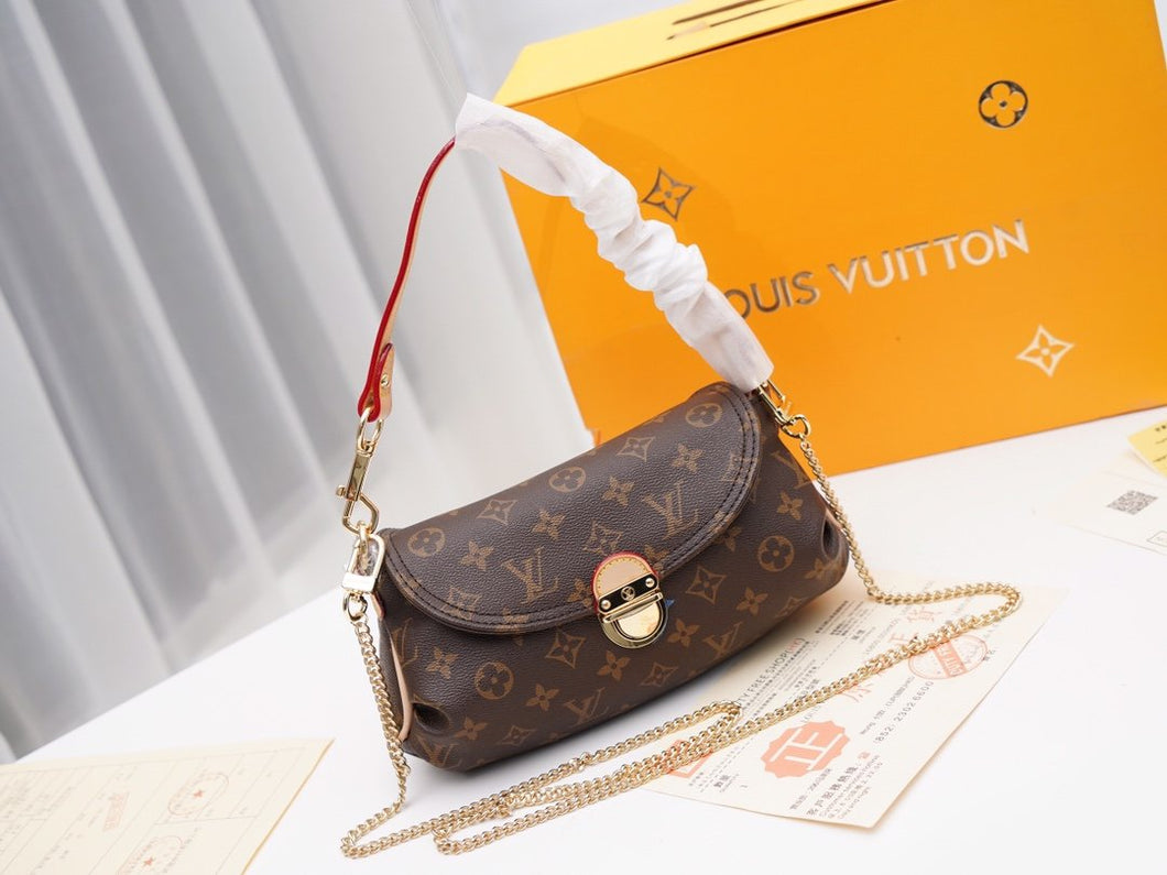 LOUIS VUITTON M44470