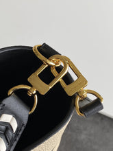 Load image into Gallery viewer, LOUIS VUITTON M56888
