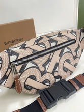 Load image into Gallery viewer, BURBERRY TB
