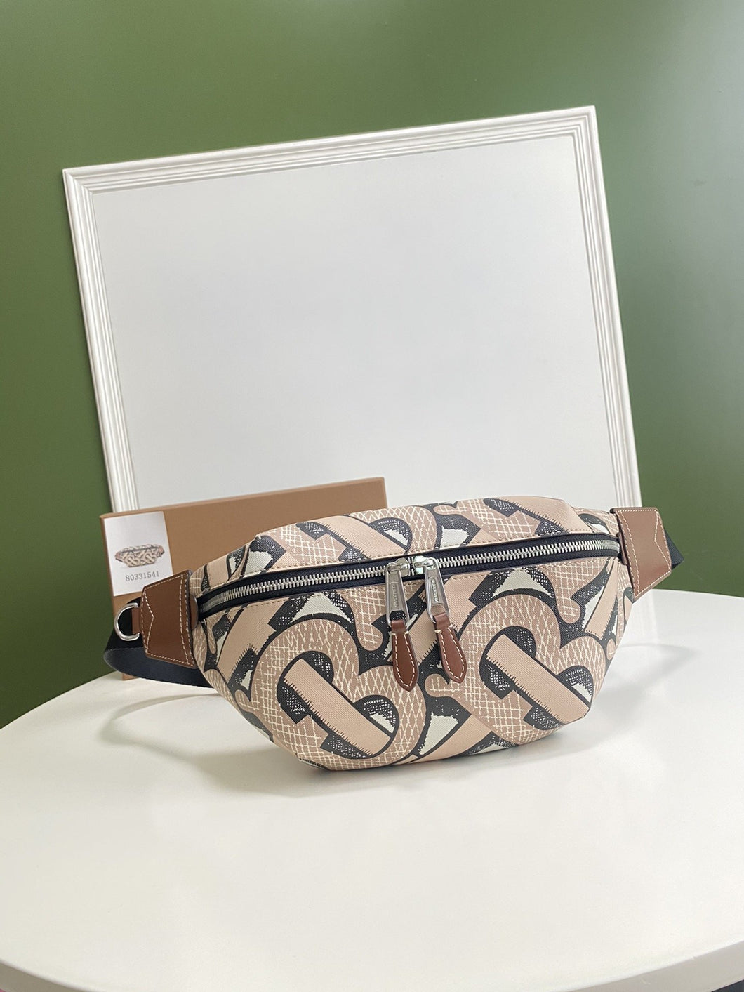 BURBERRY TB