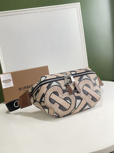 BURBERRY TB
