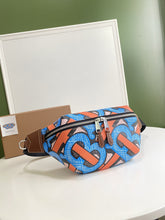 Load image into Gallery viewer, BURBERRY TB
