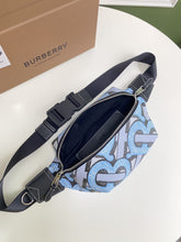 Load image into Gallery viewer, BURBERRY TB
