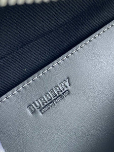 BURBERRY TB