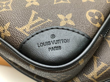 Load image into Gallery viewer, LOUIS VUITTON M45337 CHRISTOPHER
