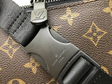 Load image into Gallery viewer, LOUIS VUITTON M45337 CHRISTOPHER
