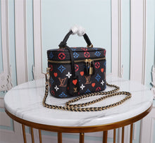 Load image into Gallery viewer, LOUIS VUITTON M57482 VANITY
