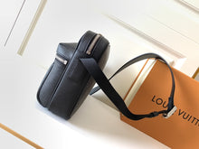 Load image into Gallery viewer, LOUIS VUITTON M30233 OUTDOOR

