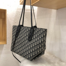 Load image into Gallery viewer, DIOR M1279ZRIW_M928
