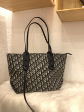 Load image into Gallery viewer, DIOR M1279ZRIW_M928
