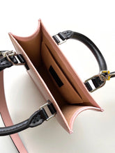 Load image into Gallery viewer, LOUIS VUITTON M69441 PETIT SAC PLAT
