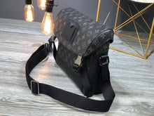 Load image into Gallery viewer, LOUIS VUITTON M40511 VOYAGER

