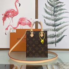 Load image into Gallery viewer, LOUIS VUITTON M69442 PETIT SAC PLAT
