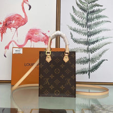 Load image into Gallery viewer, LOUIS VUITTON M69442 PETIT SAC PLAT
