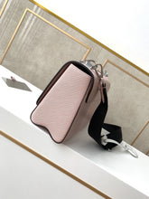 Load image into Gallery viewer, LOUIS VUITTON M68559 TWIST BELT
