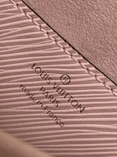 Load image into Gallery viewer, LOUIS VUITTON M68559 TWIST BELT
