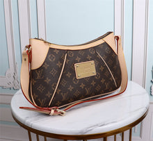 Load image into Gallery viewer, LOUIS VUITTON M40555
