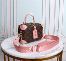 Load image into Gallery viewer, LOUIS VUITTON M45571 PETITE MALLE SOUPLE
