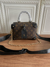 Load image into Gallery viewer, LOUIS VUITTON M45571 PETITE MALLE SOUPLE

