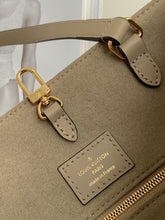 Load image into Gallery viewer, LOUIS VUITTON M45494 ONTHEGO
