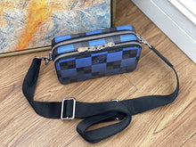 Load image into Gallery viewer, LOUIS VUITTON N60414 ALPHA WEARABLE

