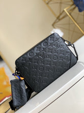 Load image into Gallery viewer, LOUIS VUITTON M69827 DUO
