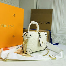 Load image into Gallery viewer, LOUIS VUITTON M45393 PETITE MALLE SOUPLE
